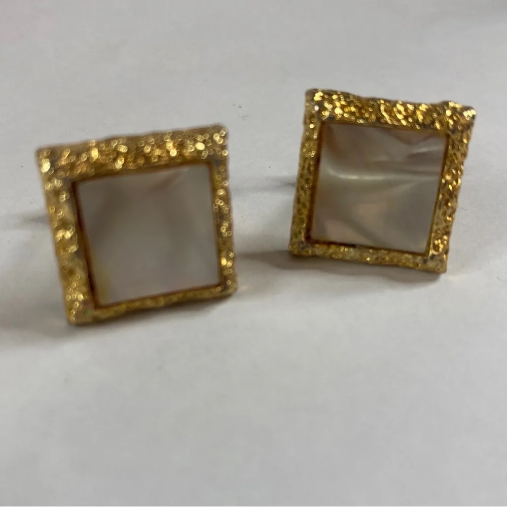 Vintage Set MCM gold tone mother of pearl inlay short tie bar clip And Cufflinks